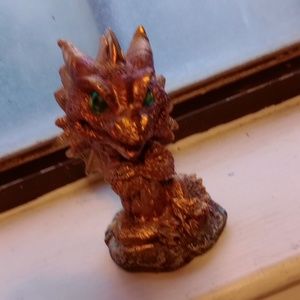 Corner piece fengshui dragon.